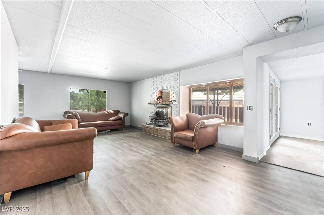 Las Vegas, NV 89110,153 Sir Thomas DR