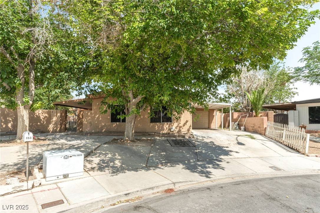 Las Vegas, NV 89110,153 Sir Thomas DR