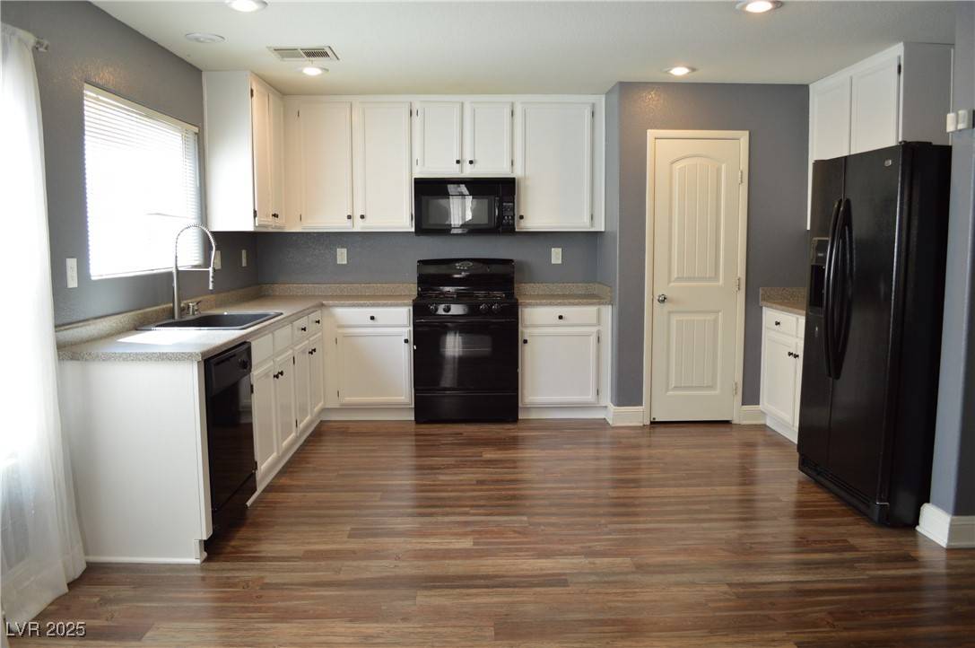 Las Vegas, NV 89178,544 Taunton ST