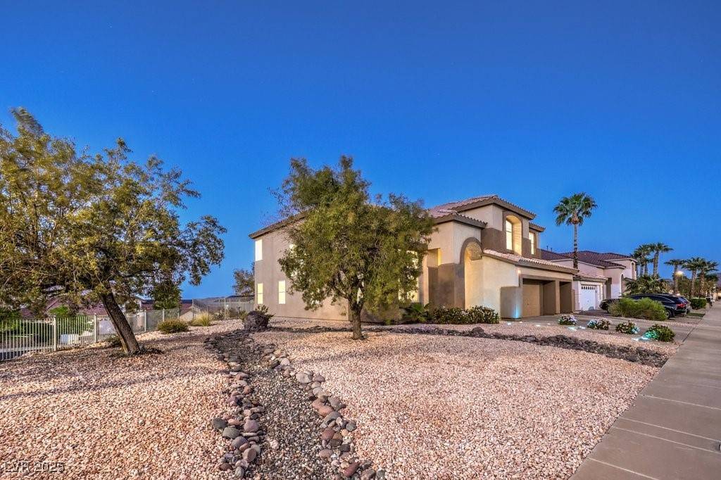 Henderson, NV 89002,722 Descartes AVE