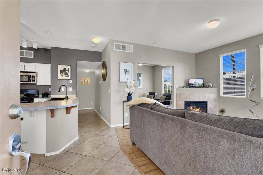 Henderson, NV 89074,50 Aura De Blanco ST #18204