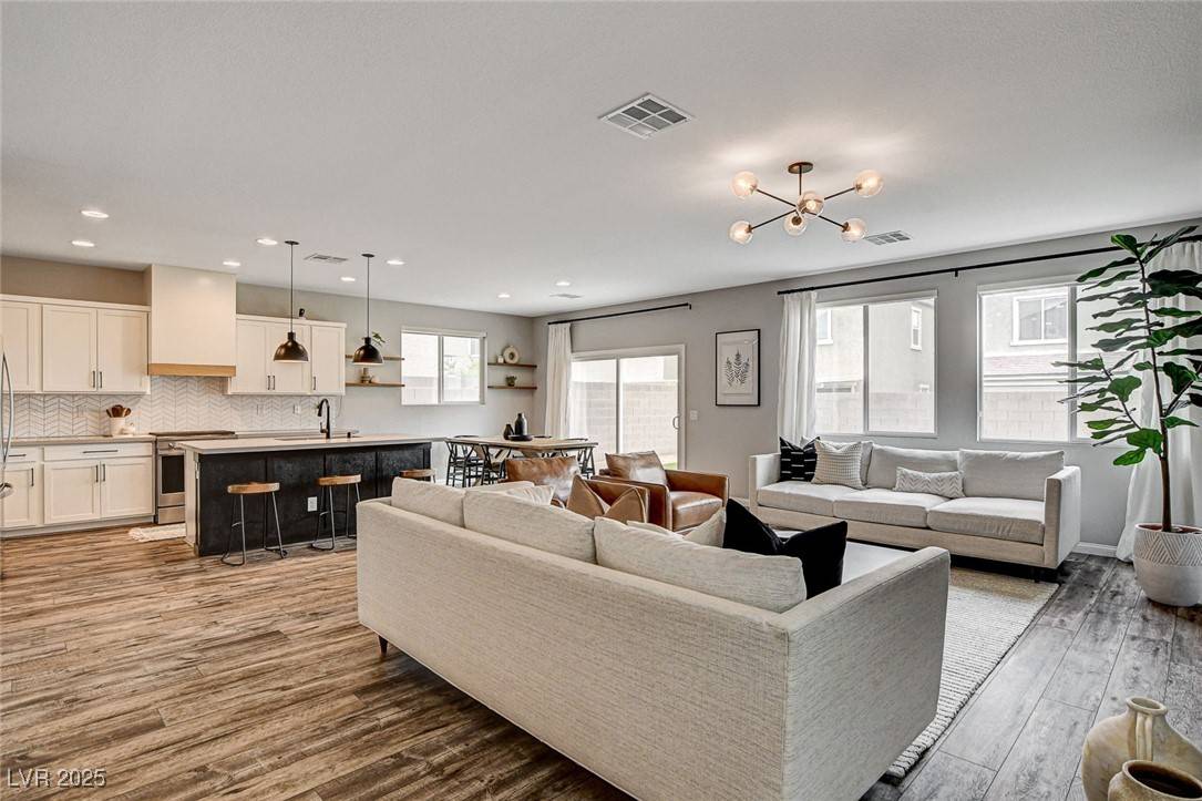 Las Vegas, NV 89178,9870 Fisher Bay CT