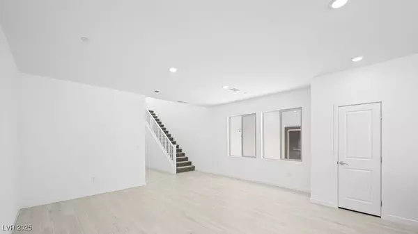 Henderson, NV 89015,66 Via Montoro