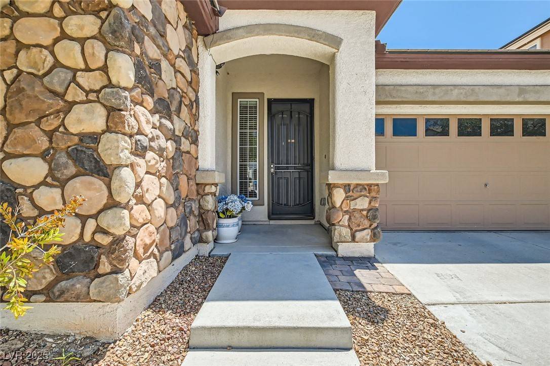 Las Vegas, NV 89166,10121 Iron Wood Peak AVE