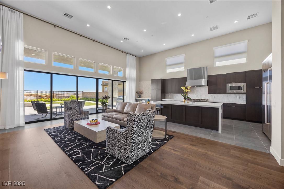 Las Vegas, NV 89135,5166 Stone View DR