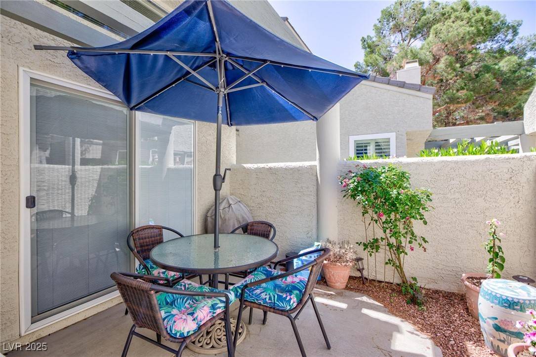 Las Vegas, NV 89117,2749 Lodestone DR