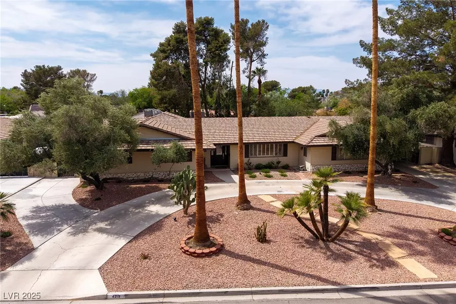 4219 E Pinecrest CIR, Las Vegas, NV 89121