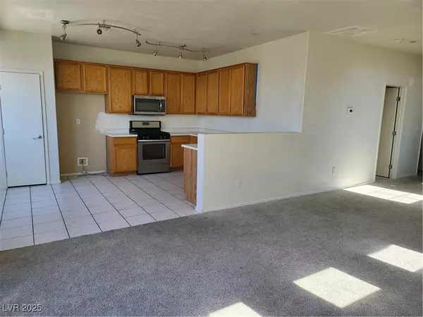 Henderson, NV 89011,7102 Shimmering AVE