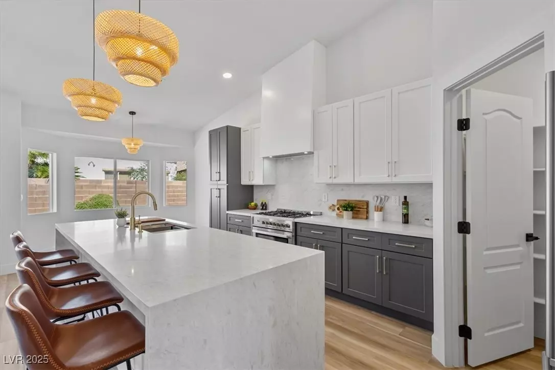 Las Vegas, NV 89141,4176 Demoline CIR