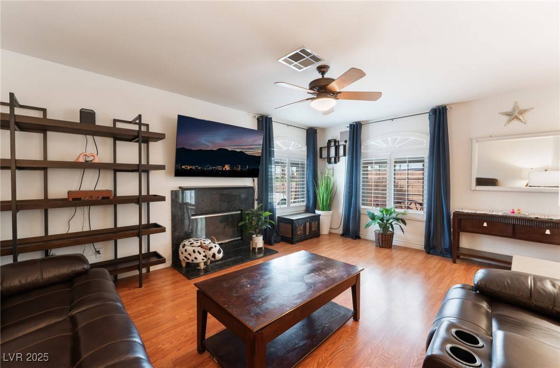 944 Angel Star LN, Las Vegas, NV 89145