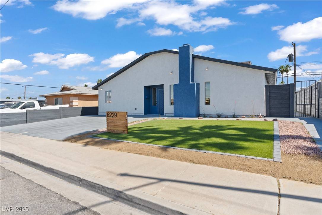 Las Vegas, NV 89107,6229 Cromwell AVE
