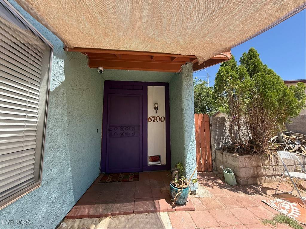 6700 Oak Valley DR, Las Vegas, NV 89103
