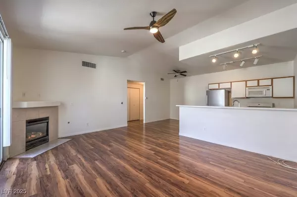 4960 Harrison DR #214, Las Vegas, NV 89120