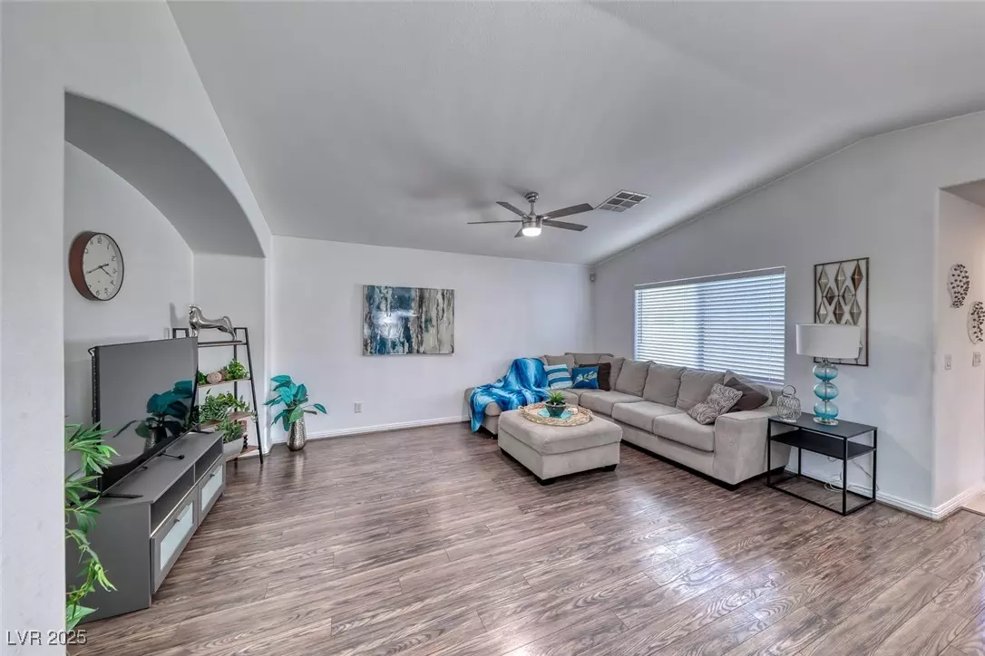 Las Vegas, NV 89123,8567 Little Fox ST