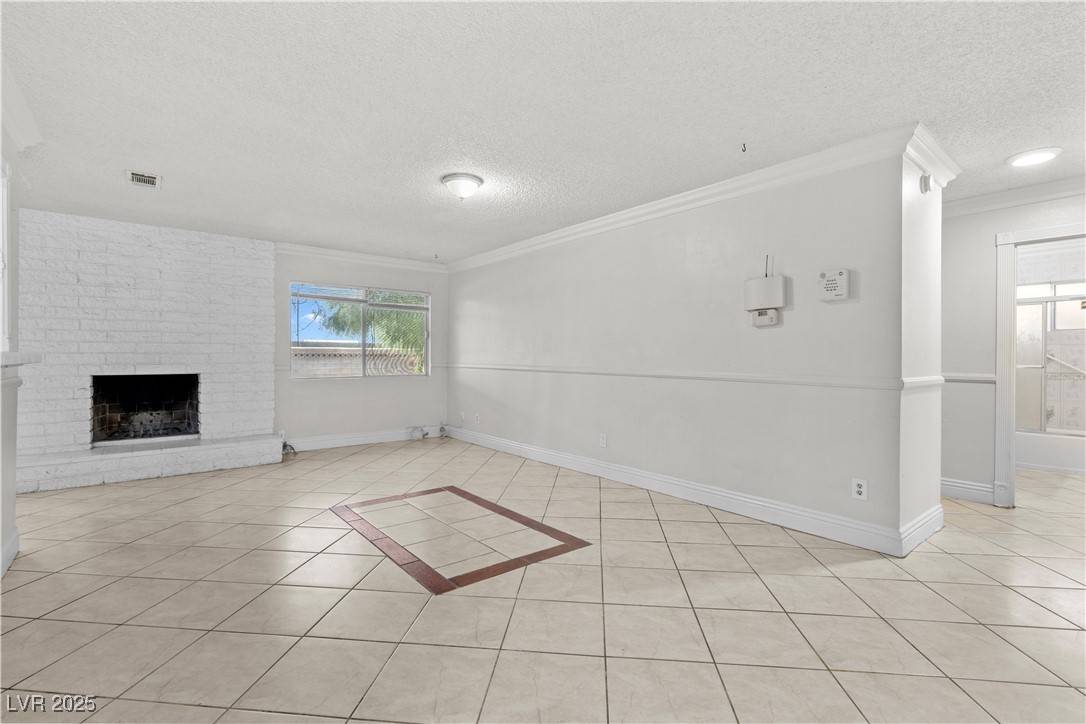 Las Vegas, NV 89107,5101 Churchill AVE