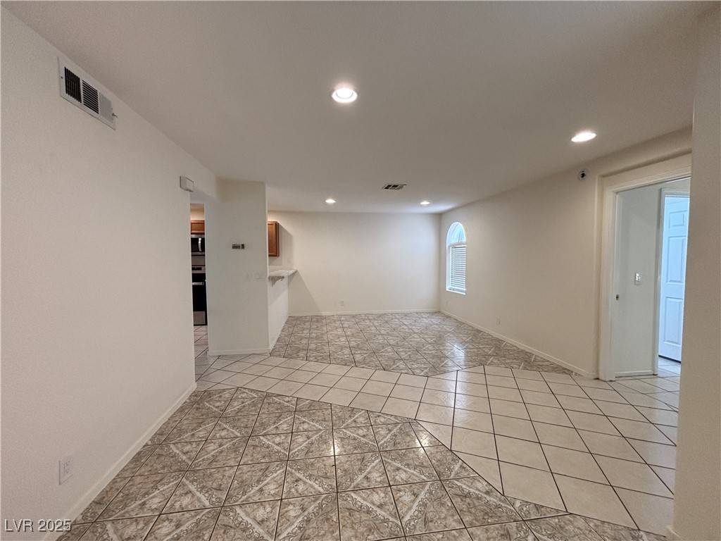 Las Vegas, NV 89146,1800 Edmond ST #127