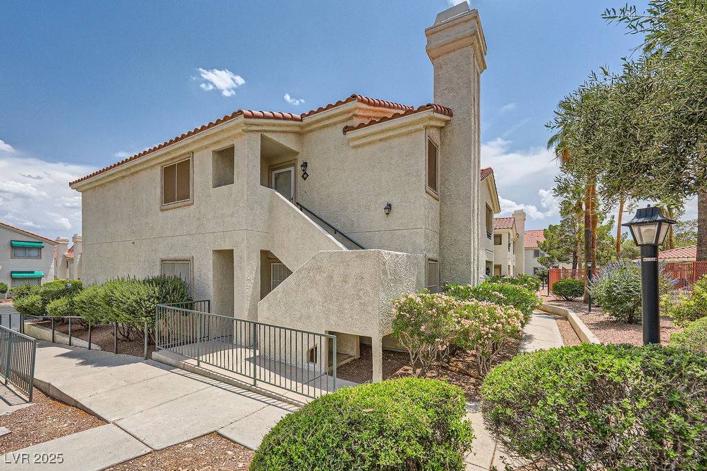 Las Vegas, NV 89145,605 Devonhall ST #201