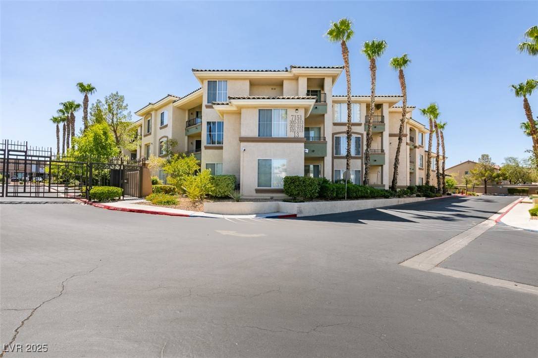 7151 S Durango DR #211, Las Vegas, NV 89113