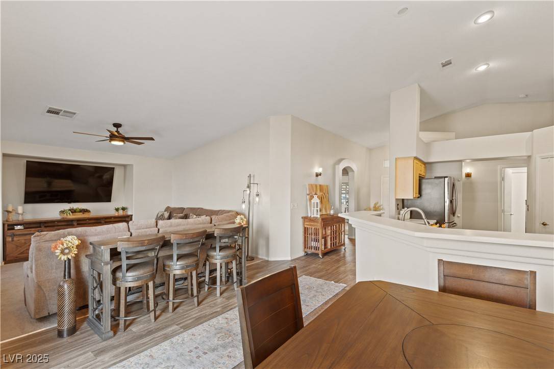 1079 Oak Shade LN, Henderson, NV 89015
