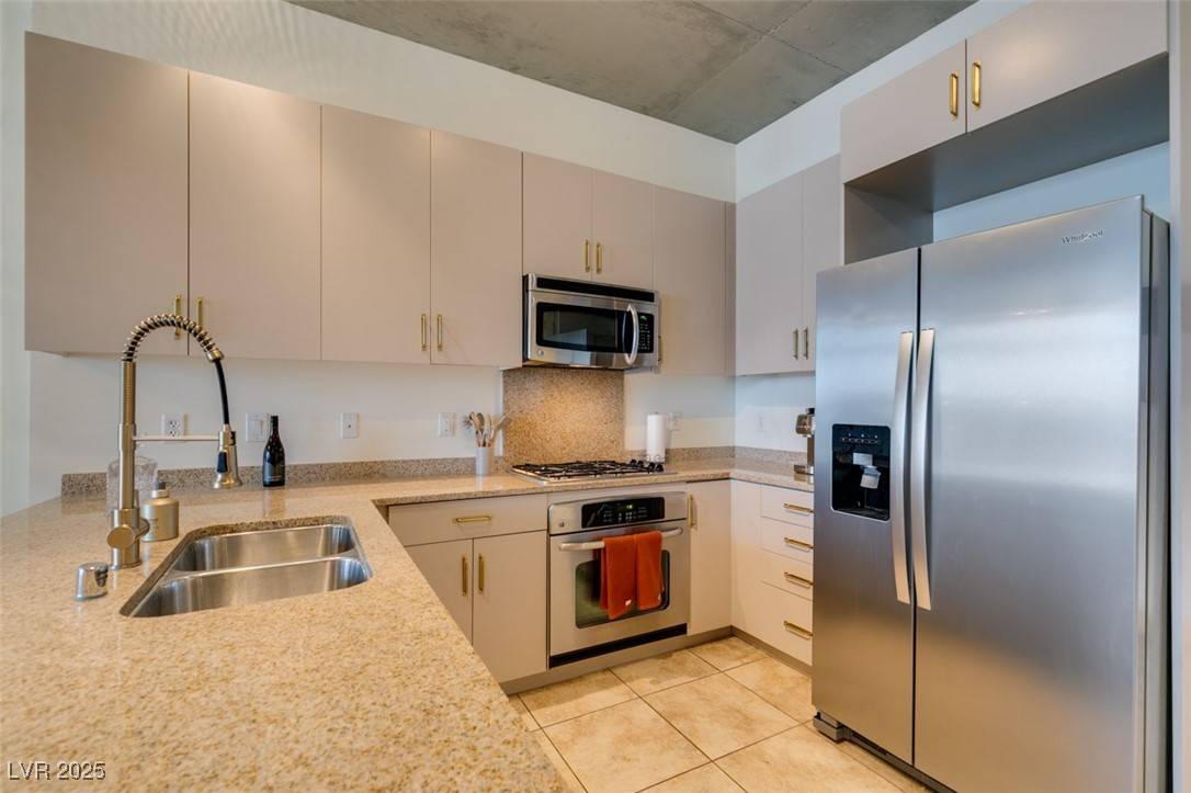 Las Vegas, NV 89101,353 E Bonneville AVE #343