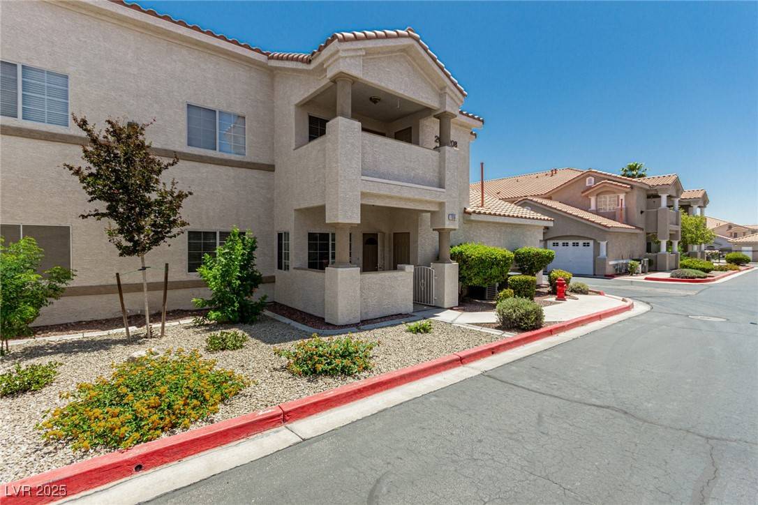 Las Vegas, NV 89117,3327 Erva ST #106