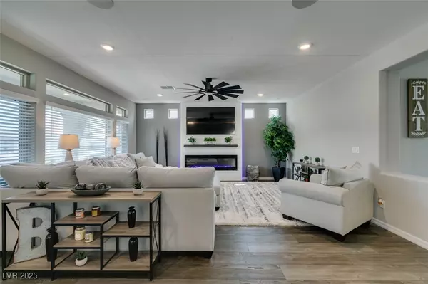 Las Vegas, NV 89113,7077 Sunland Hills AVE