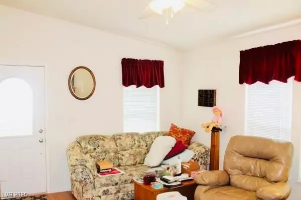 Pahrump, NV 89048,881 Montecito DR