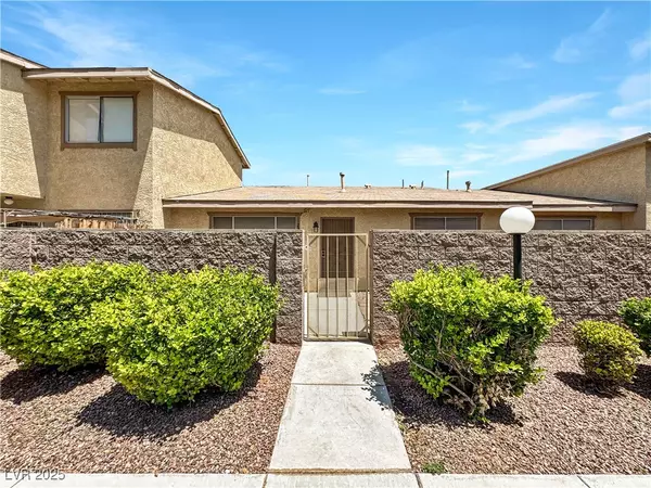 2204 Short Pine DR, Las Vegas, NV 89108