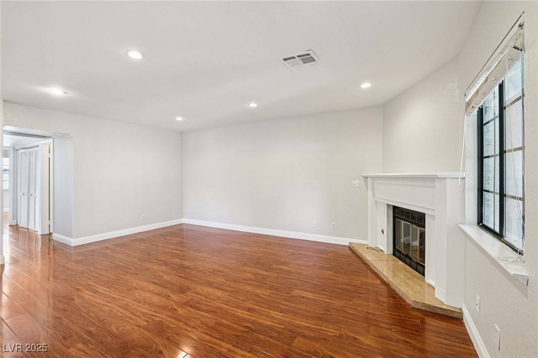Las Vegas, NV 89146,5063 Eldora AVE #4