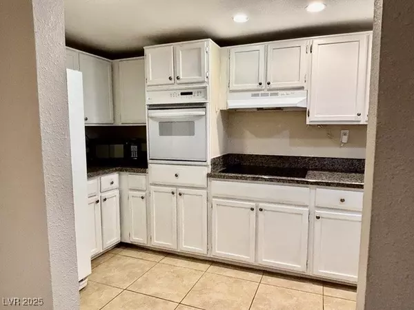 Las Vegas, NV 89169,750 S Royal Crest CIR #325