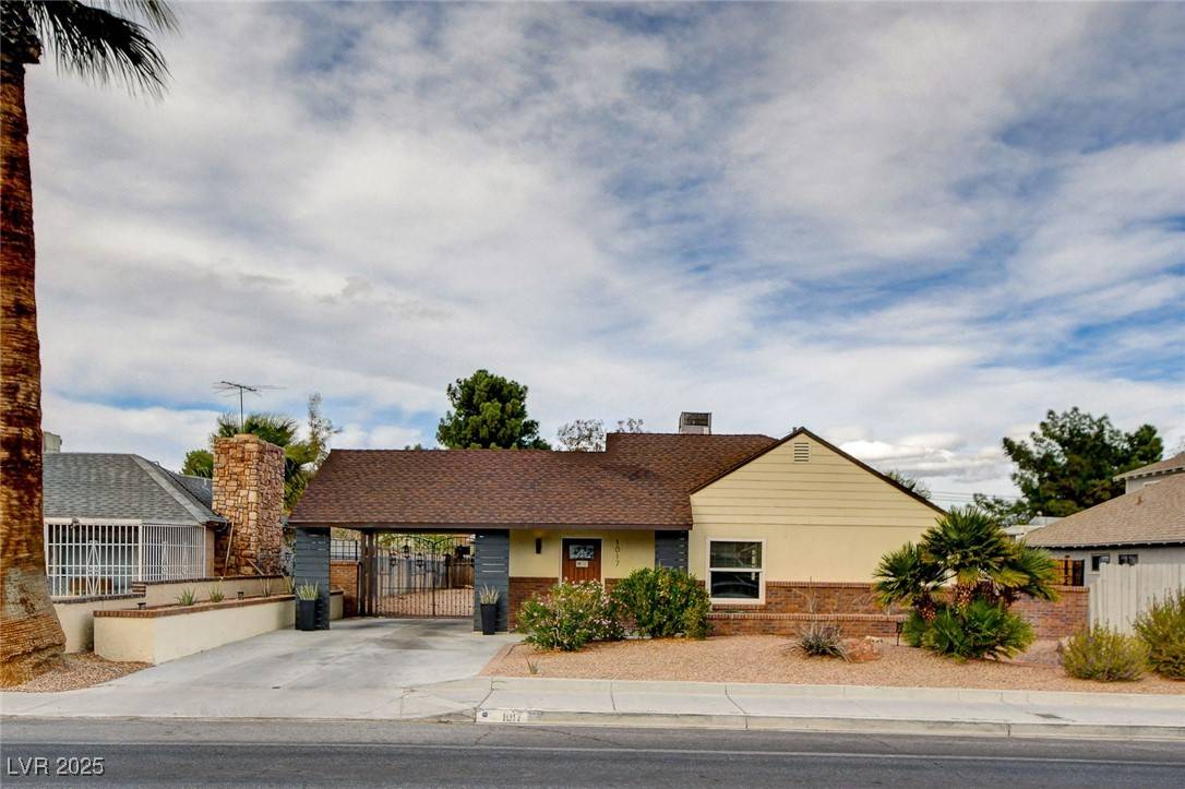 Las Vegas, NV 89104,1017 E Oakey BLVD