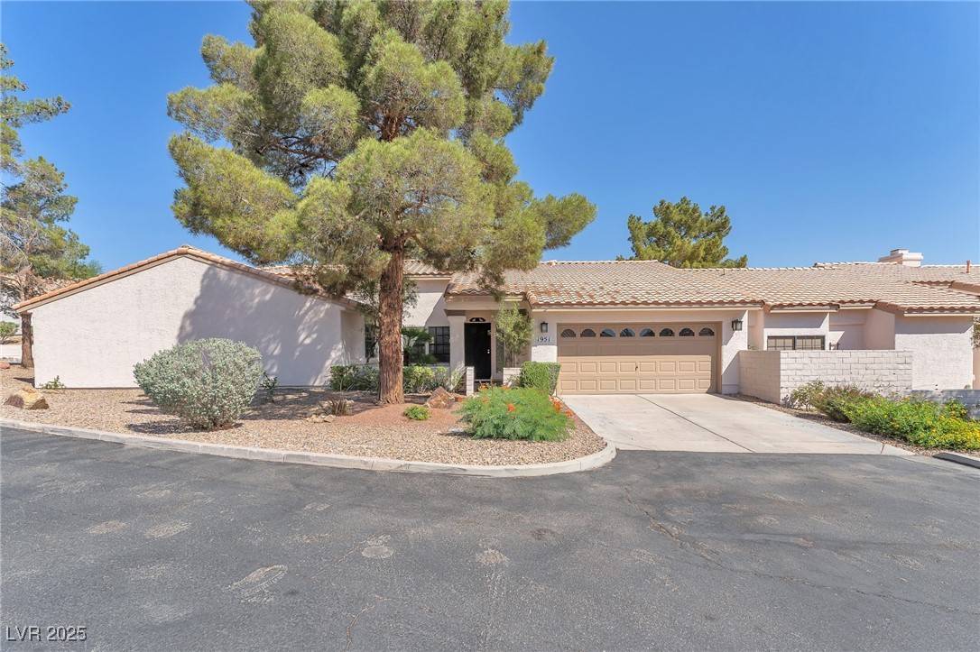1951 Moyer DR, Henderson, NV 89074