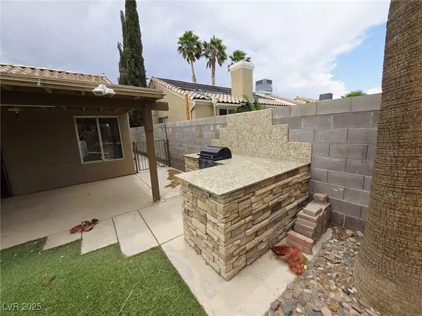 Henderson, NV 89002,925 Chaps CIR