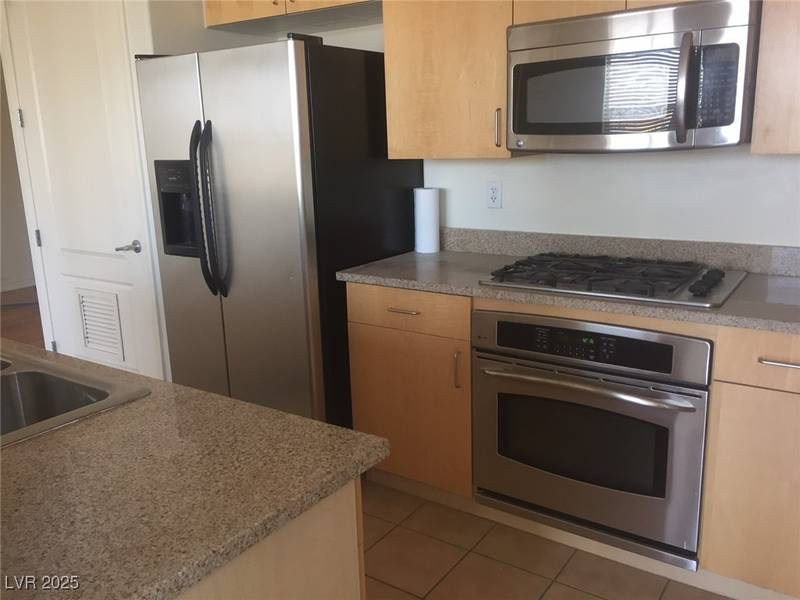 32 SERENE AVE #202, Las Vegas, NV 89123
