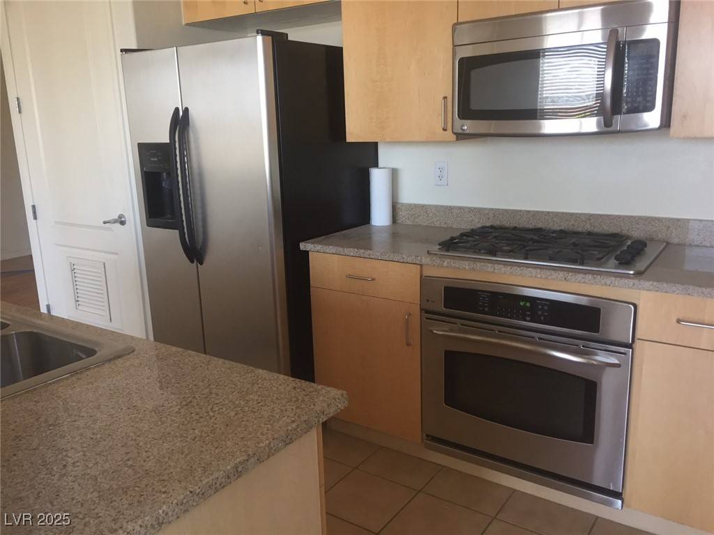 32 SERENE AVE #202, Las Vegas, NV 89123