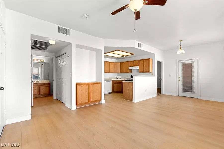 4655 Gold Dust AVE #210, Las Vegas, NV 89120