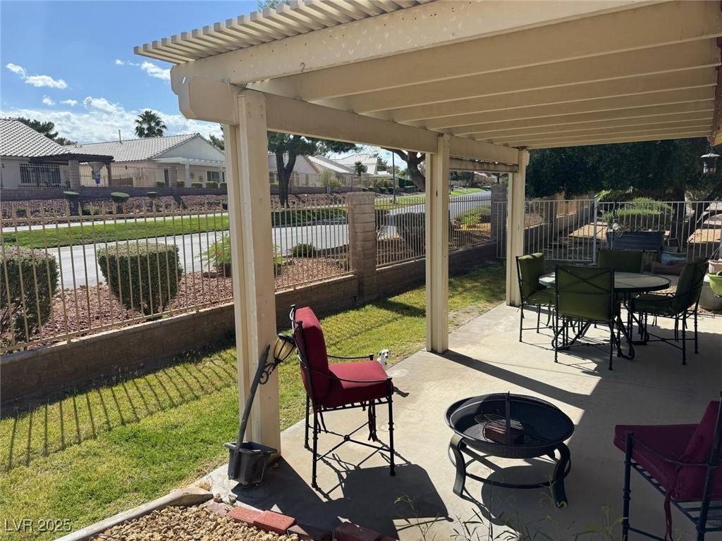 Las Vegas, NV 89130,4833 Lawnwood CT