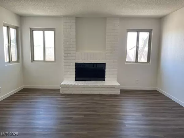 Las Vegas, NV 89118,5030 Salinaz CIR