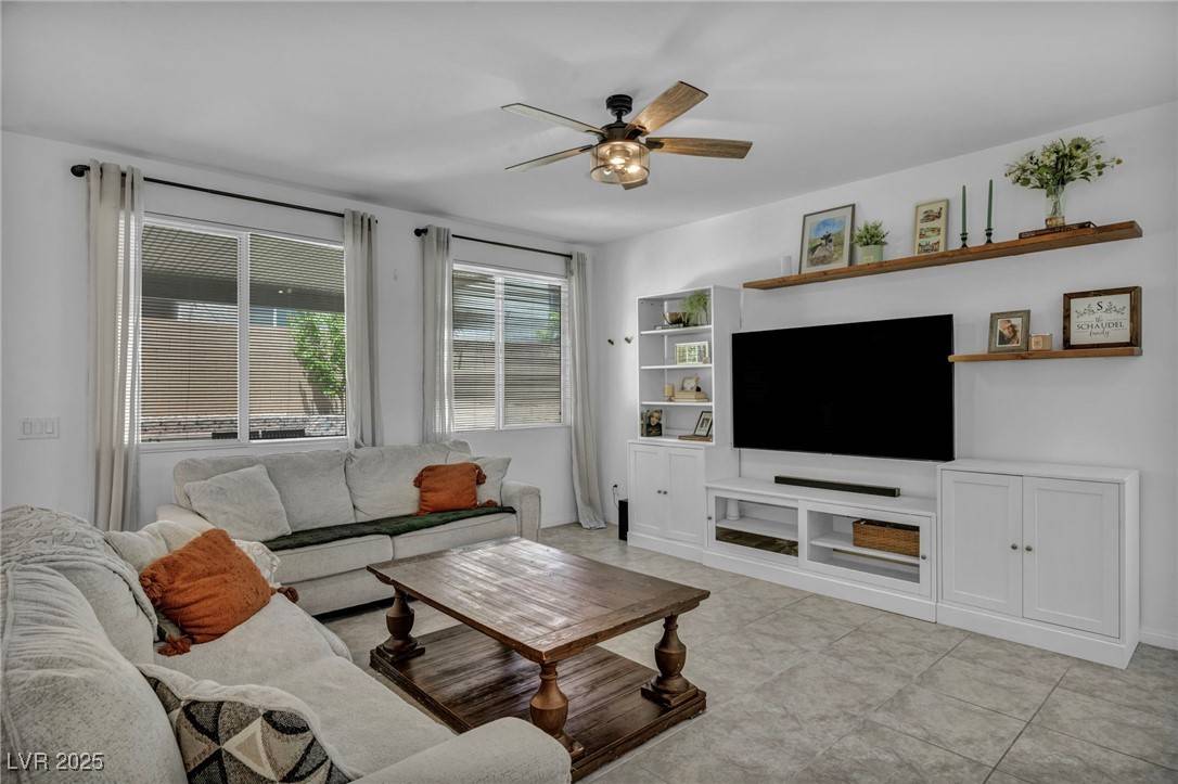 Las Vegas, NV 89166,8055 Tank Loop ST