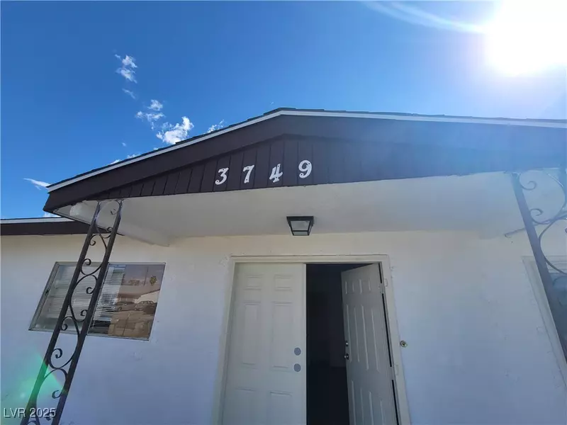 3749 Ponderosa AVE, Las Vegas, NV 89115
