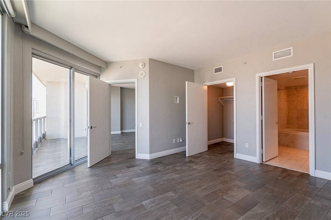 Las Vegas, NV 89109,222 Karen AVE #2804