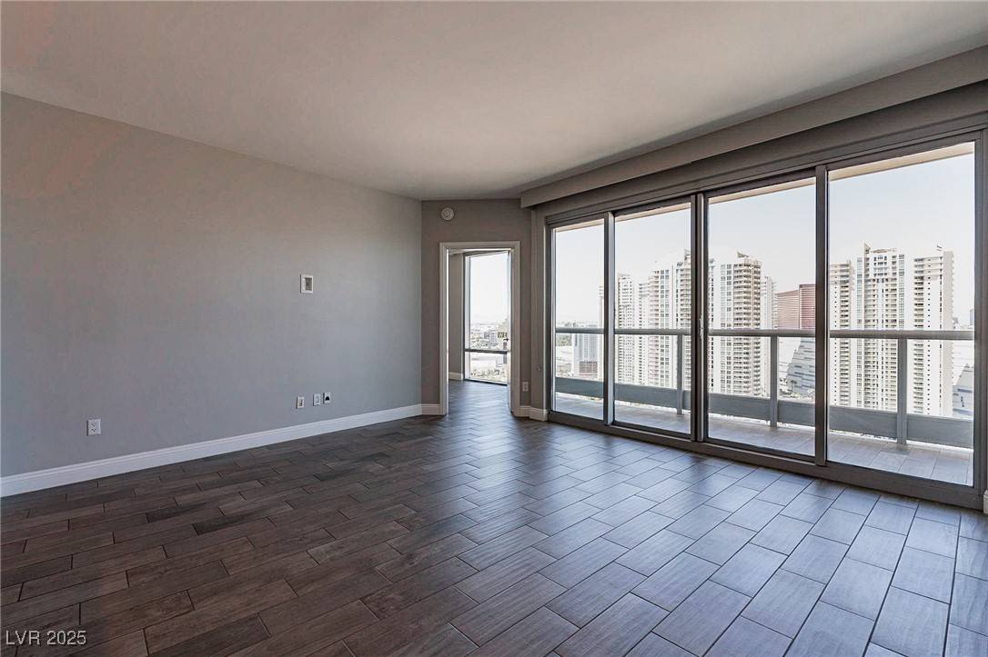 Las Vegas, NV 89109,222 Karen AVE #2804