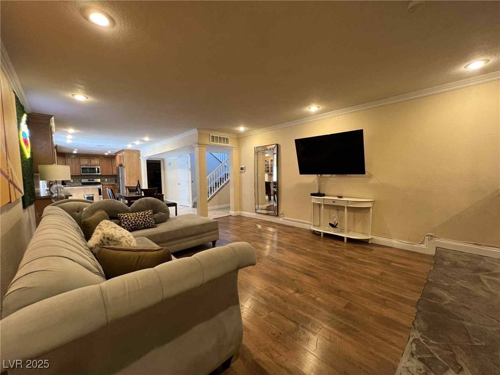 Las Vegas, NV 89121,2419 Vegas Valley DR