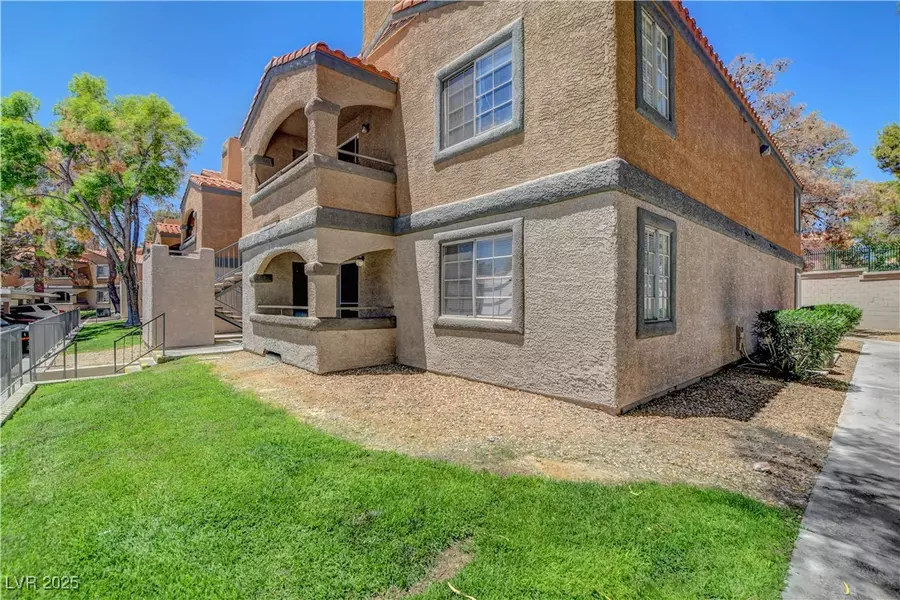 201 Mission Laguna LN #104, Las Vegas, NV 89107