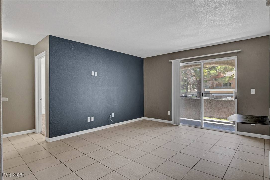 Las Vegas, NV 89107,201 Mission Laguna LN #104