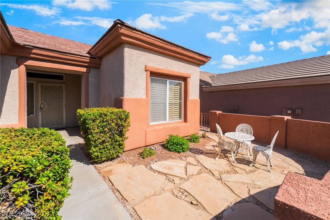 Henderson, NV 89012,465 EAGLE VISTA DR
