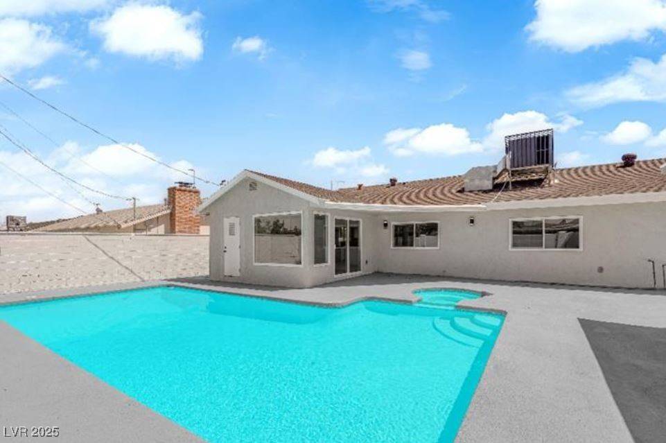 1905 E Oakey BLVD, Las Vegas, NV 89104
