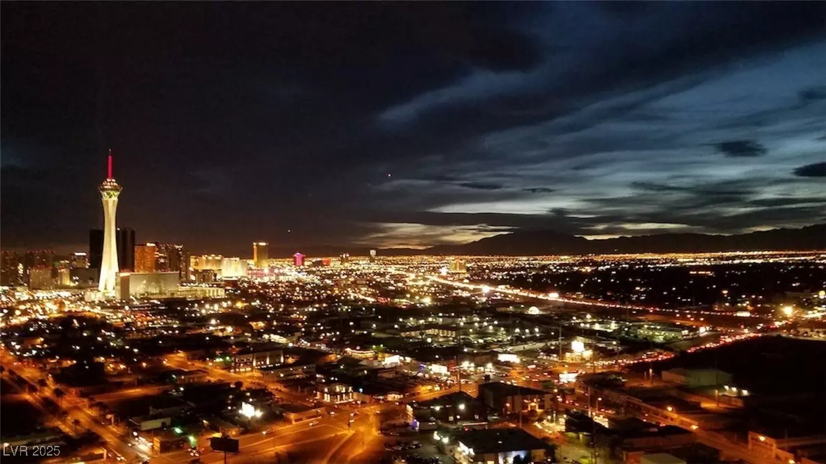 Las Vegas, NV 89101,200 HOOVER AVE #1212