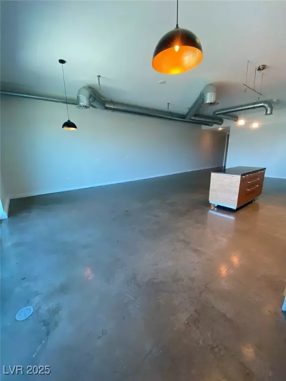 Las Vegas, NV 89101,200 HOOVER AVE #912