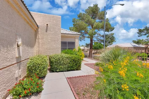 Las Vegas, NV 89107,471 Fallwood LN